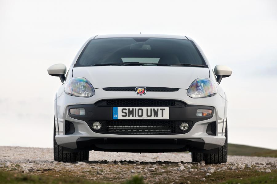  Abarth Punto Evo (199) 2010 года  (UK) (фото 29 из 45)